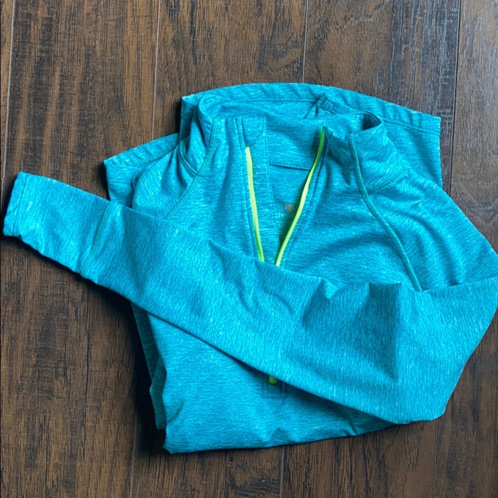Long sleeve tee